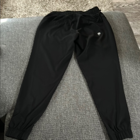 Healing Hands Black Scrub Set - Picture 3 of 10